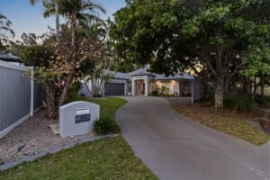 5 Skipper Place, Twin Waters, QLD 4564